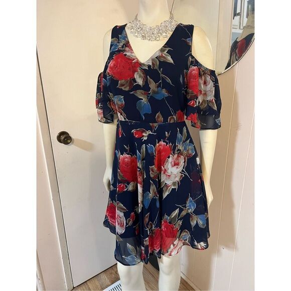 NWOT Soieblu Flirty Blue Floral Cold Shoulder Backless Short Flowy Party Frock M - Picture 3 of 9